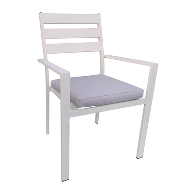 En581 impilamento all'aperto di alluminio su misura di larghezza della sedia riempita 56 cm